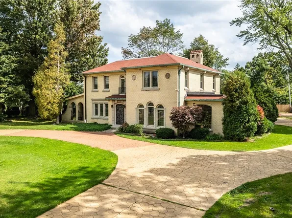 151 Lebrun Rd, Amherst, NY 14226