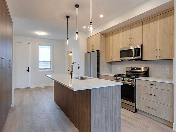 5th image of 2122 W 7th St NW