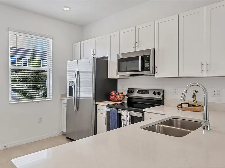 8577 Daybreak St — Photo 10