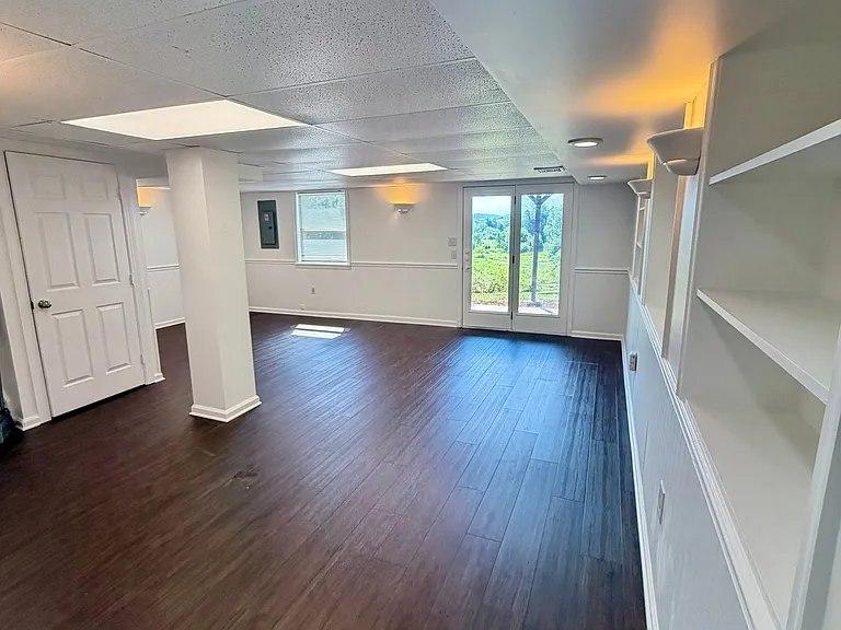 33 Park View Dr — Photo 12