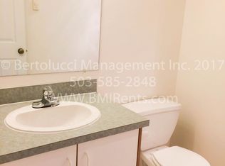 1201 S Water St APT A, Silverton, OR 97381