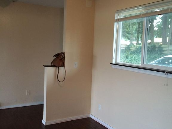 2nd image of 940 Enterprise Dr NE Unit D