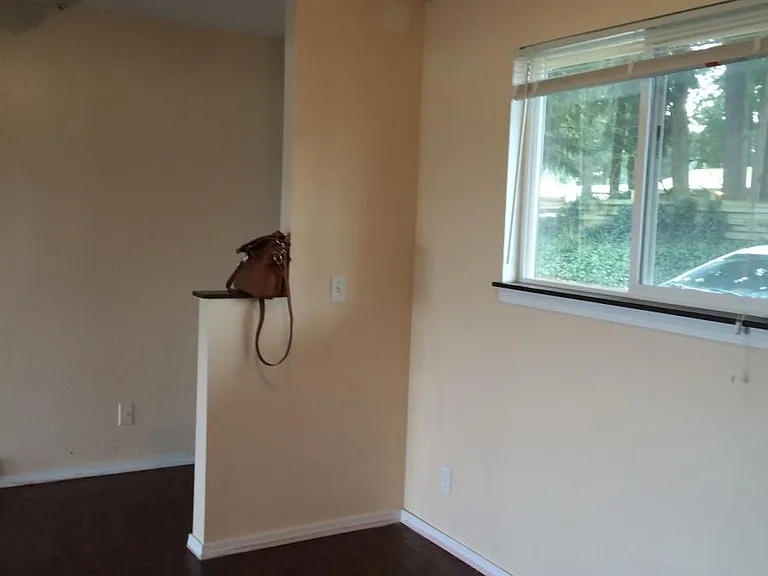 940 Enterprise Dr NE #D — Photo 2