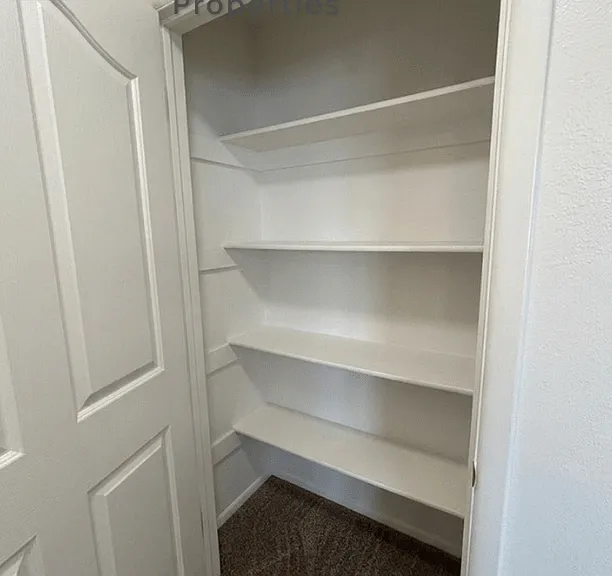 Main 819 S — Photo 19