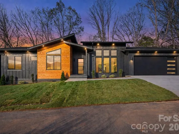 28 Lauren Ln #19, Candler, NC 28715