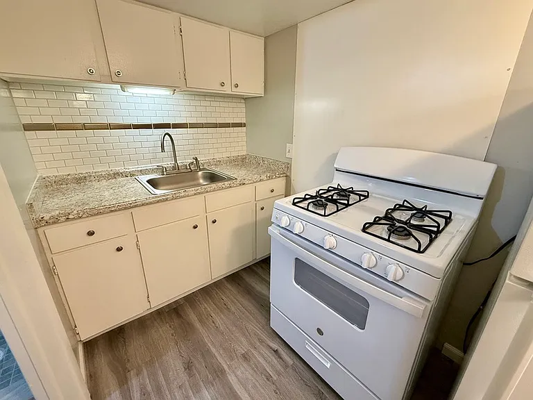 2021 N Irving St — Photo 13