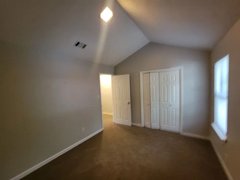 151 Chalet North Ct — Photo 11