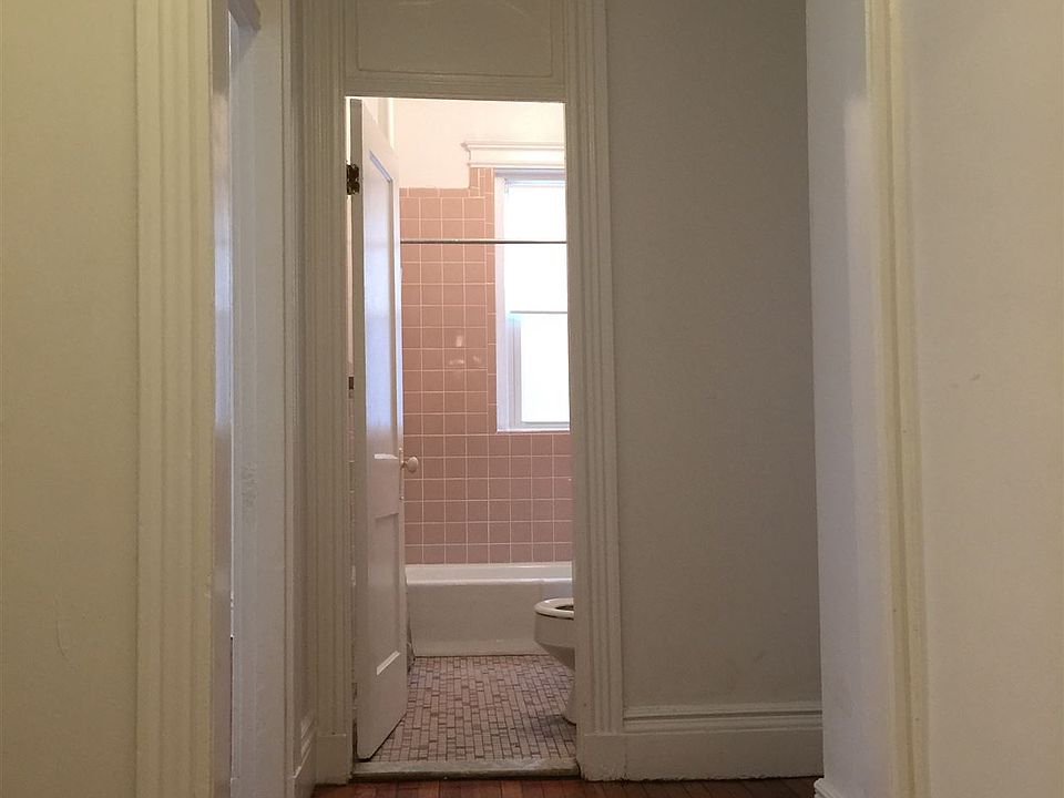 116 Warren #18,19 002