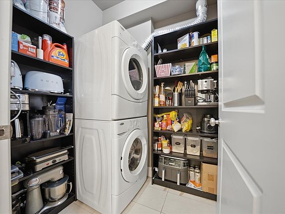 4th image of 2343 Atkins Ave #319