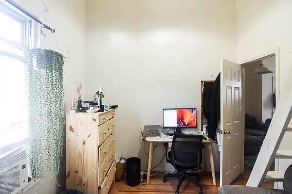 Rented by The Agency | media 8