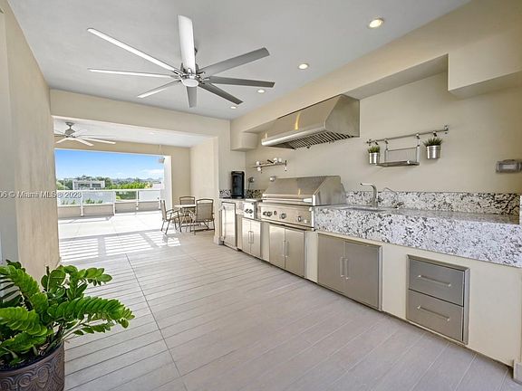 4th image of 6325 NW 105th Ct