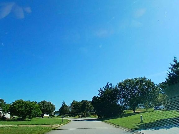 5th image of 100 Windy Oak Way