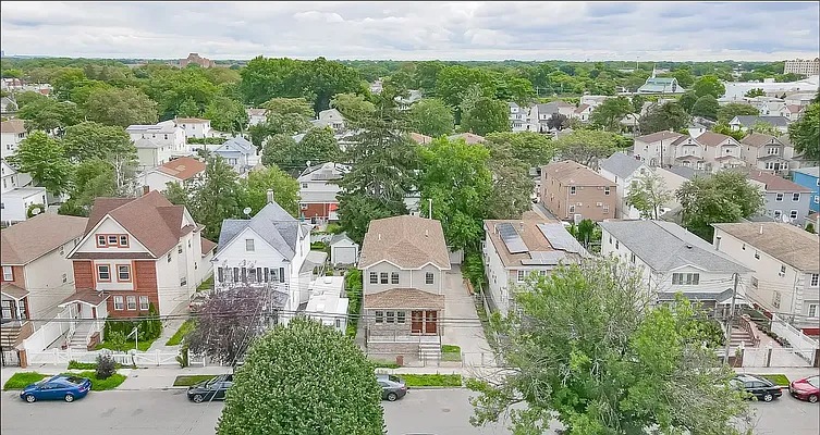 Rented by Compass | media 13