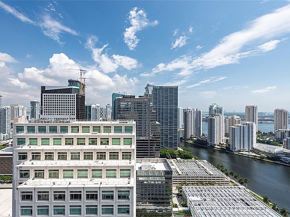 3rd image of 950 Brickell Bay Dr APT 3904