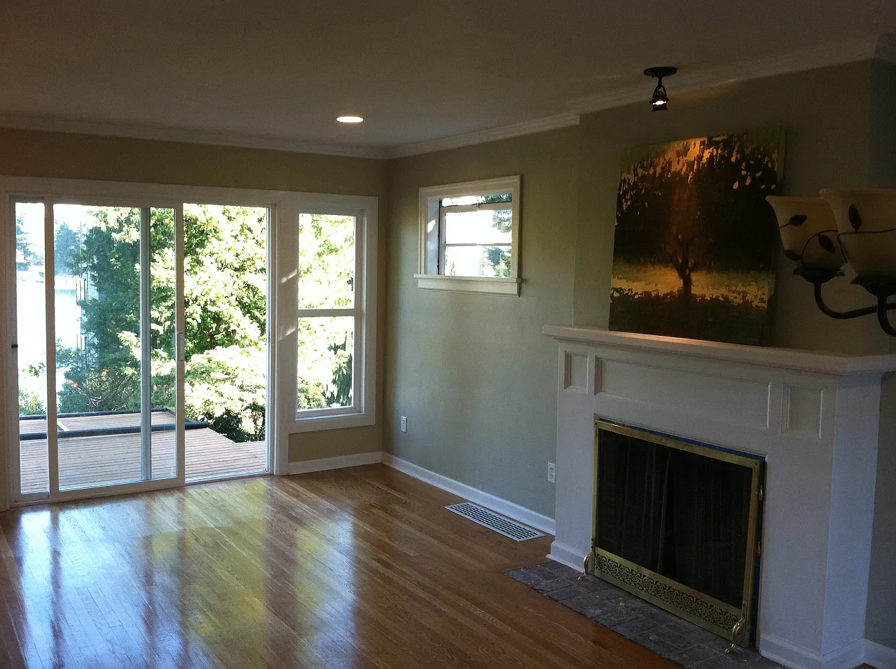 5 bed, 2500 sqft, $5,595 — Photo 4