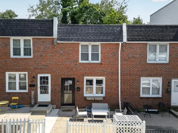 367 Conarroe St, Philadelphia, PA 19128