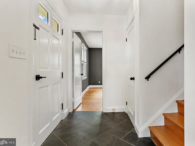 9223 Old Court Rd — Photo 7