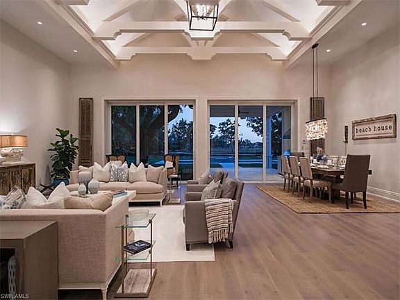 5th image of 740 Banyan Blvd