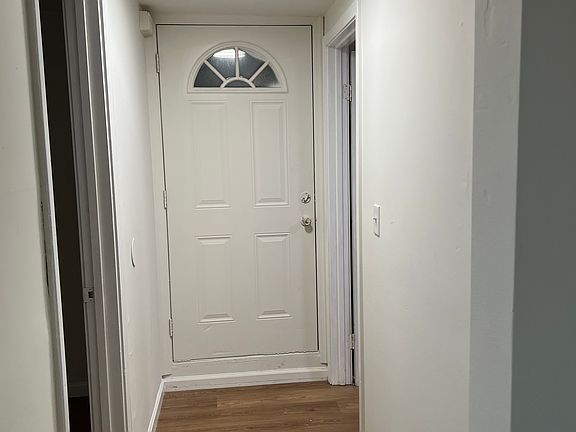 3rd image of 630 Haight St #B