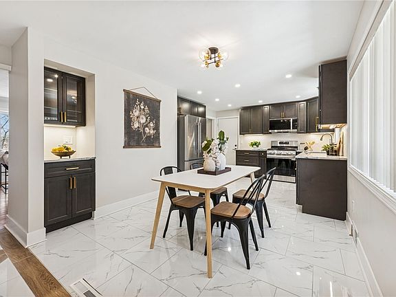 2nd image of 490 Old Clairton Rd