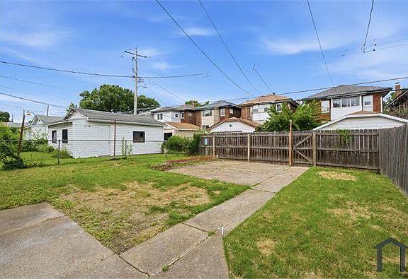2nd image of 5055 Lindenwood Ave
