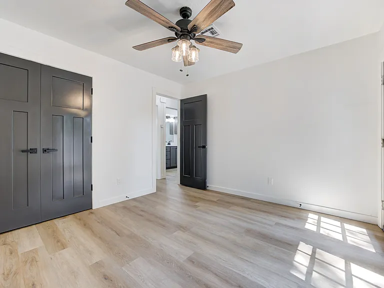 2212 Donna Dr — Photo 19