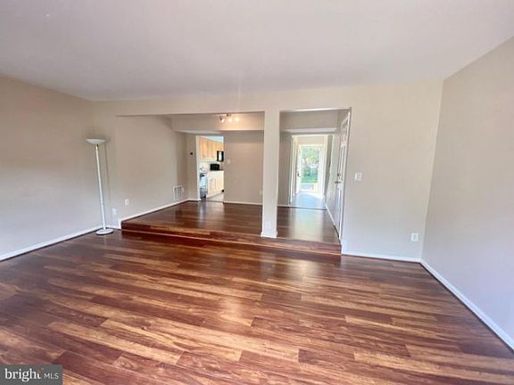 5th image of 5544 Bridgewood Dr