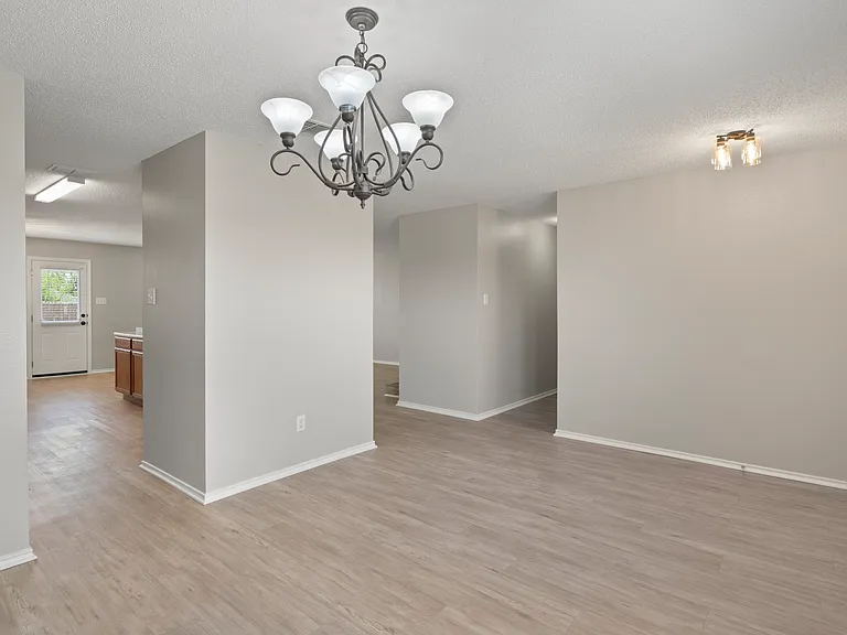 605 Hanceville Way — Photo 4