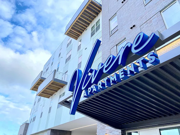 Vivere Entrance