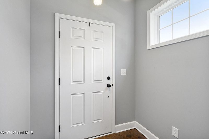5th image of 30 Hillard Lane
