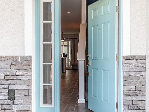 2nd image of 1107 Coral Ln