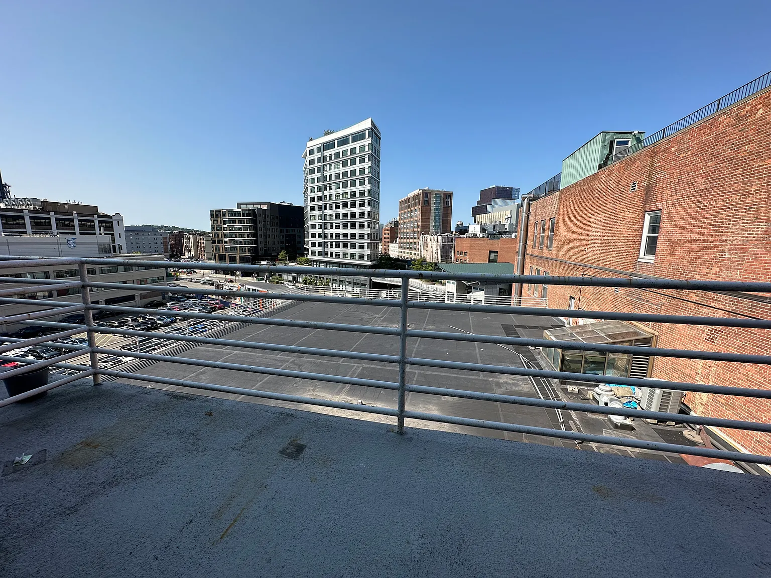 Studio, 400 sqft, $2,600 — Photo 2