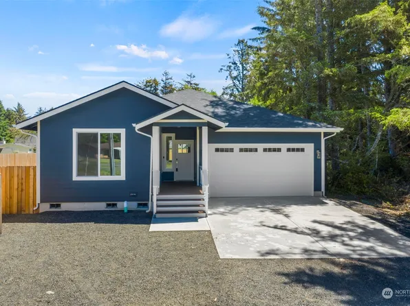 737 Gadwall Court SE, Ocean Shores, WA 98569