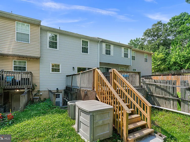 1043 Debbie Ave — Photo 41