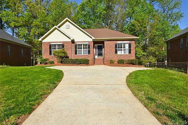 1st image of 2209 Brook Crossing Ct