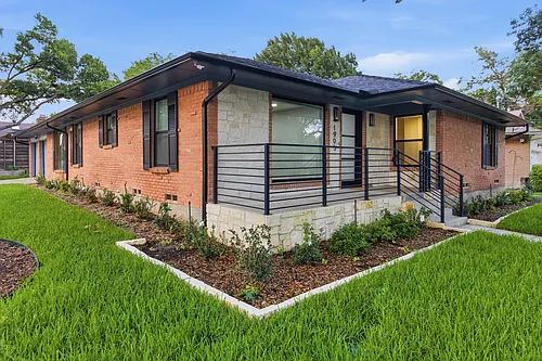 1905 Province Ln Photo 1