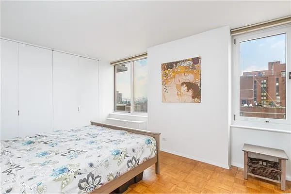 Rented by R New York | media 23