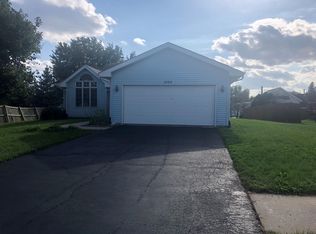 1024 White Chapel Ln, Rockford, IL 61108