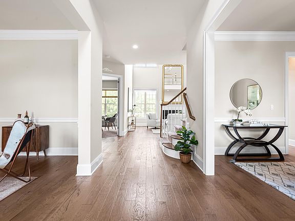 4th image of 6 Colbury Ct