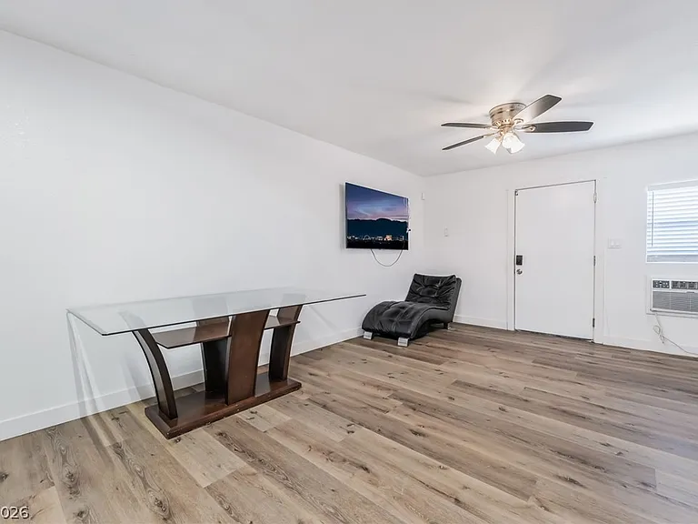 1610 E Ogden Ave — Photo 37