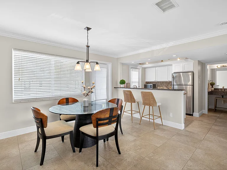 1550 Gulf Shore Blvd N #E6 — Photo 5