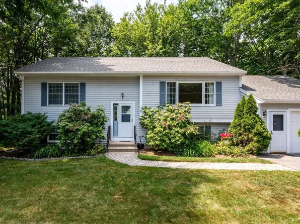 11 Long Leaf Lane, Somersworth, NH 03878