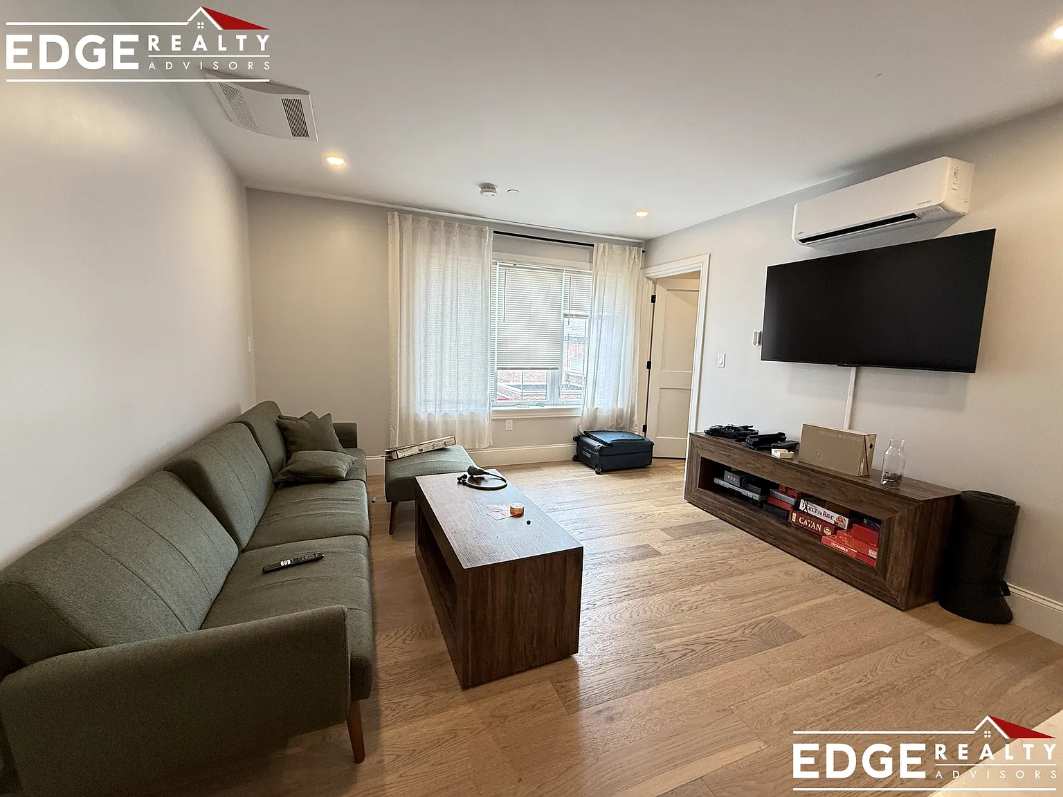 2 bed, 1150 sqft, $3,400 — Photo 2