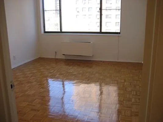 Rented by Realty Operations Group | media 5