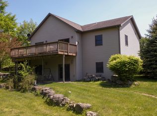 8226 Valley View Rd, Mount Hope, WI 53816