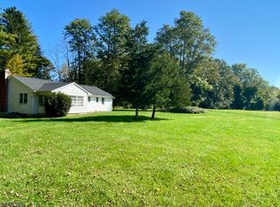 58 Greendell Rd, Newton, NJ 07860