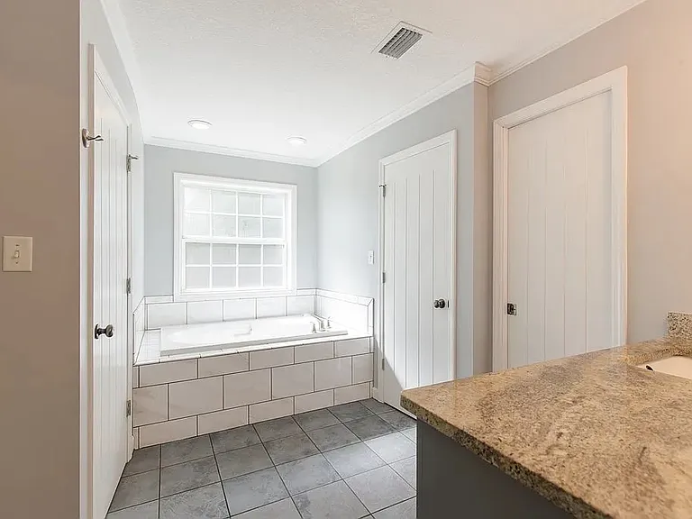 3964 Glen Laurel Dr W — Photo 25
