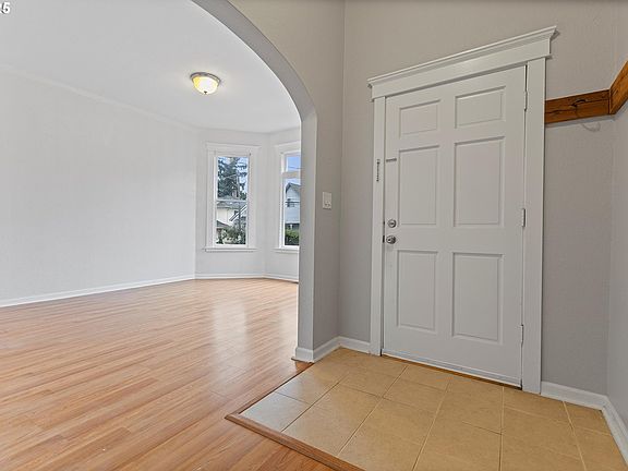 5th image of 3527 SE Belmont St