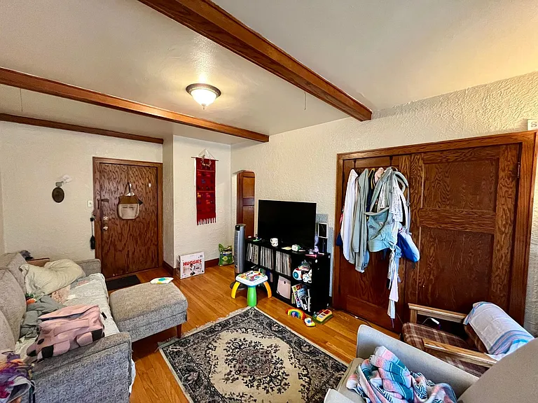 4422 N Oakland Ave — Photo 3