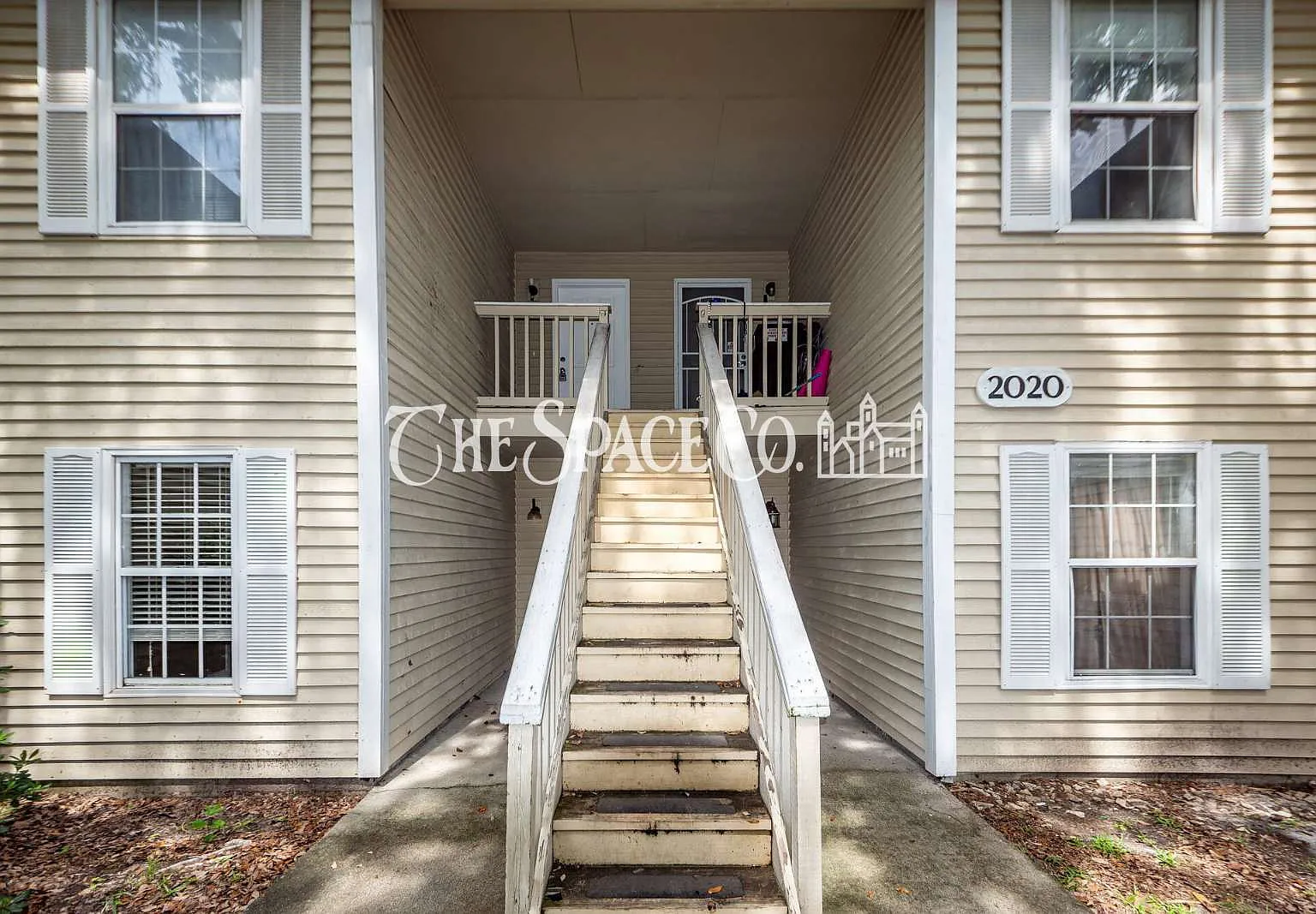 2 bed, 2.0 bath, 921 sqft, $1,650 — Photo 2